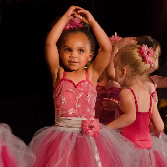 Tiny Dancers Picture 6