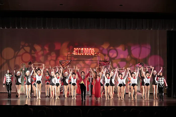 Ravel Dance Studio Picture 7