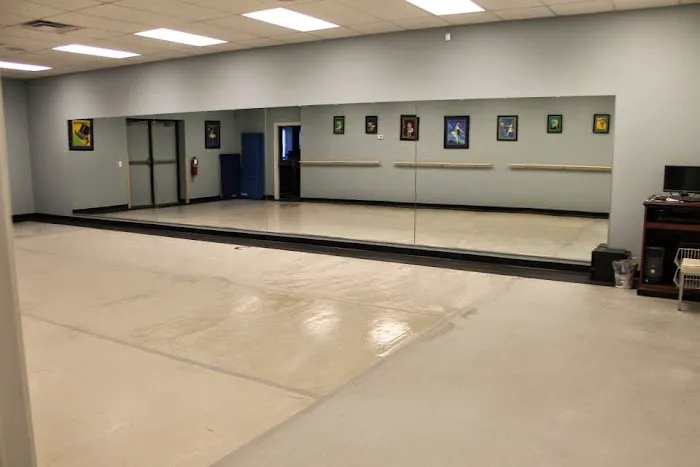 Dancin J's Studio Picture 1