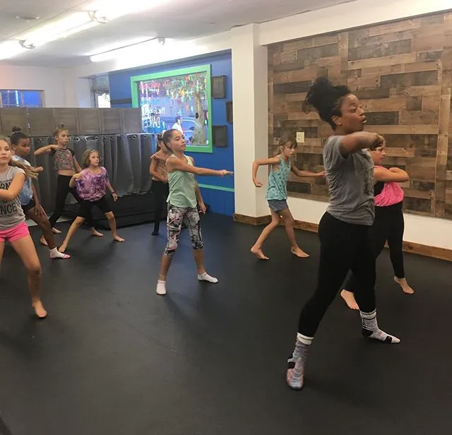 Dance Junction Picture 4