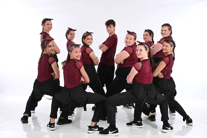 Siri's School-The Performing Picture 5
