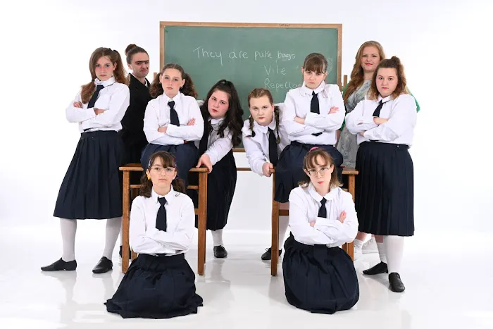 Siri's School-The Performing Picture 7