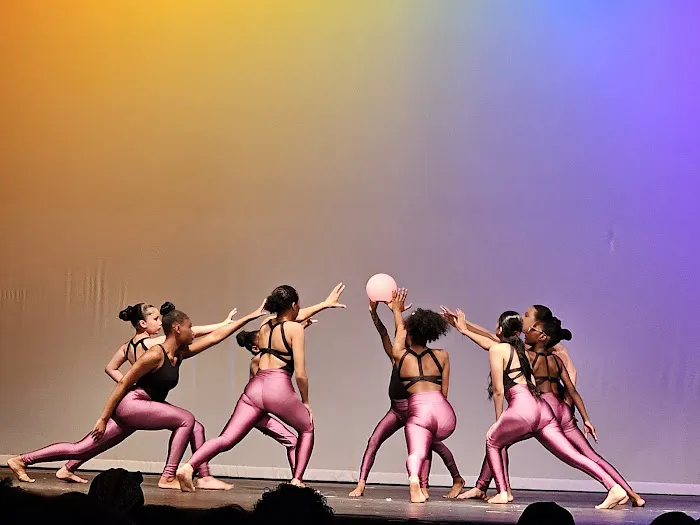 Izizwe Dance Studio Picture 3