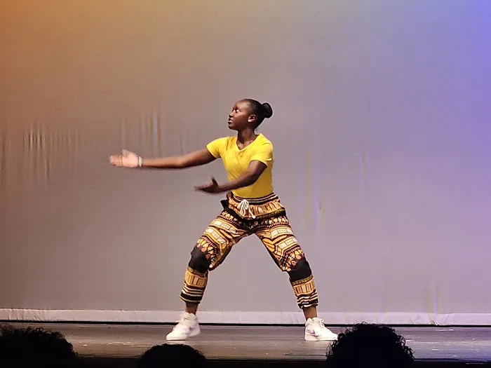 Izizwe Dance Studio Picture 4