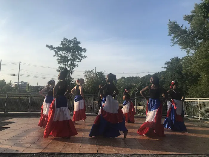 Izizwe Dance Studio Picture 7