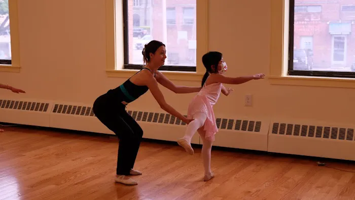 Bailemos Dance Studio- Waltham Picture 7