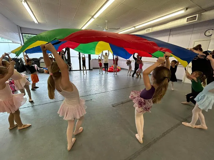 Lynn & Jen's Dance Studio Picture 2