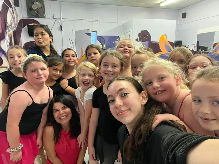 Lynn & Jen's Dance Studio Picture 8