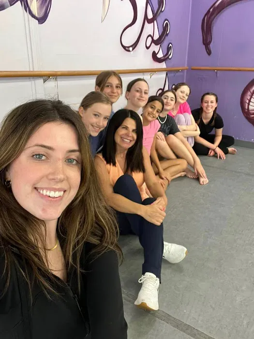 Lynn & Jen's Dance Studio Picture 10