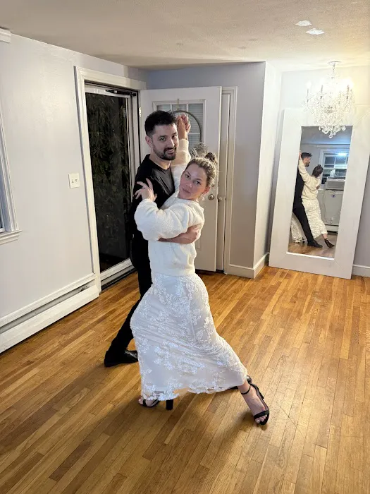 Val Wedding Dance Picture 2