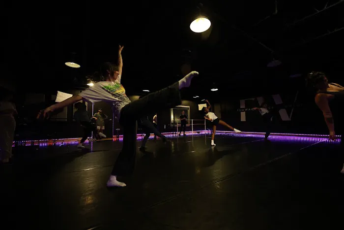fireWALL dance theater Picture 1