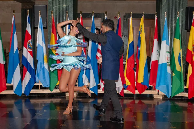 Fanny Salsa Dance Picture 5
