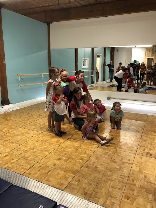 Curtain Call Performing Arts Academy Picture 2