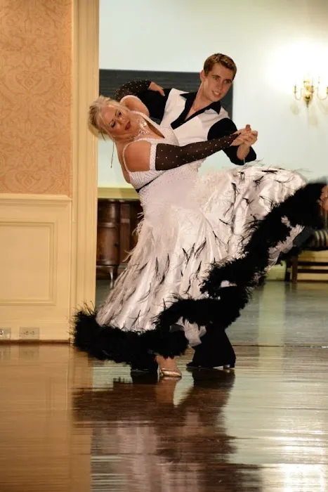 Smooth Sailing Ballroom Picture 9