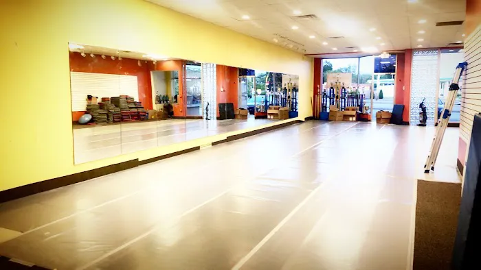 Steppin Out Dance Center Picture 4