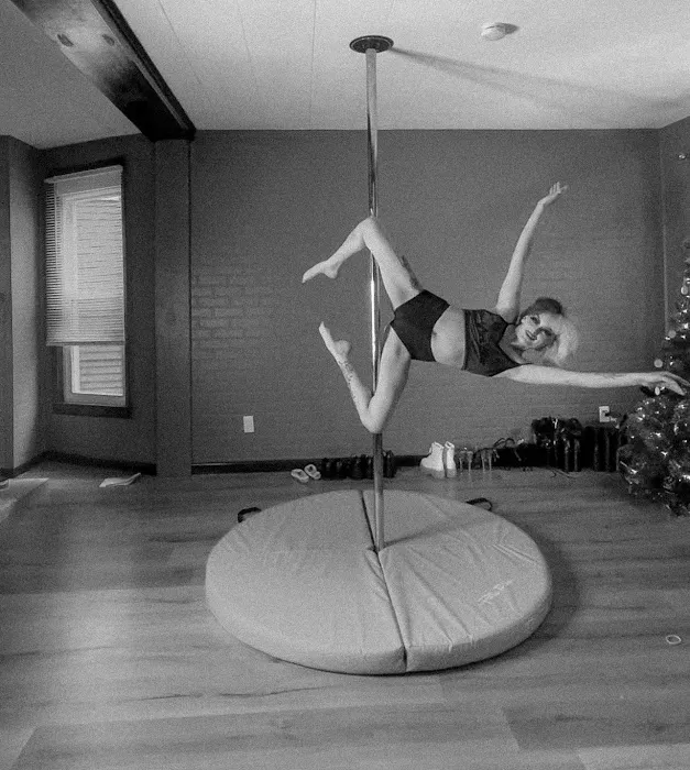 Pole Passion Picture 5
