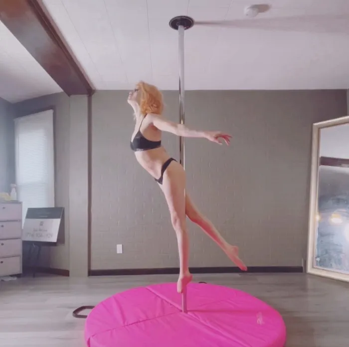 Pole Passion Picture 4