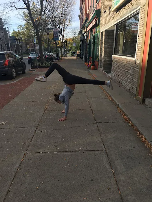 Sole Movement and Dance Picture 9