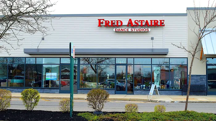 Fred Astaire Dance Studios Picture 6