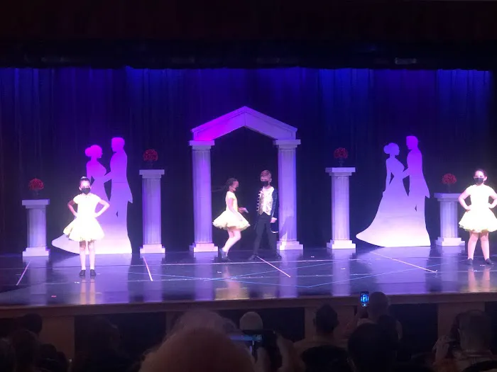 The Turning Pointe Dance Studio Picture 2