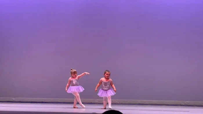 Dance With ME Picture 9