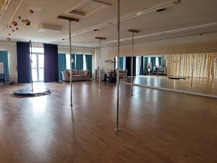 Cape Cod Pole Fitness Picture 8