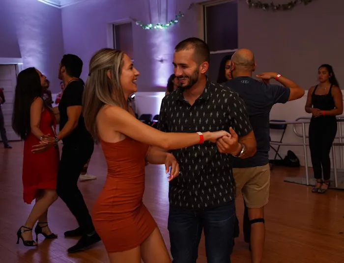Salsero Roc Dance Academy Picture 7