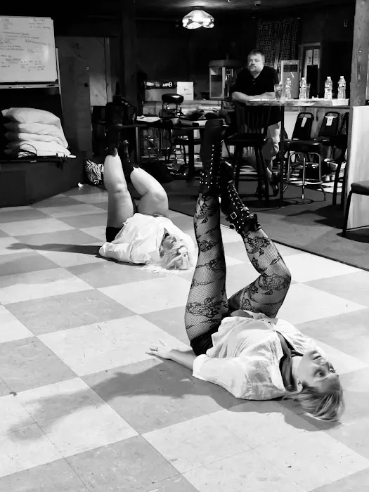 Red Hot & Ladylike Picture 4