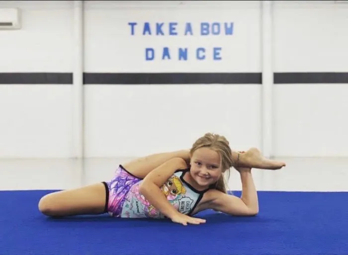 Take A Bow Dance Centre Picture 1