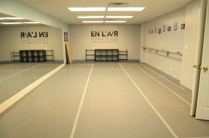 En L'air Academy of Dance and Acrobatics Picture 9