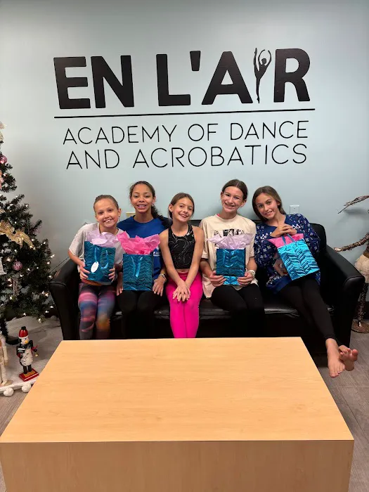 En L'air Academy of Dance and Acrobatics Picture 8