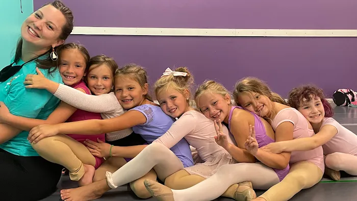 On Pointe Arts LLC Picture 1