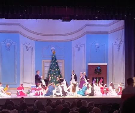 Movement on Main Center for Dance