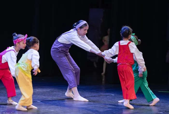 Studio en Avant - Academy of Dance Picture 10