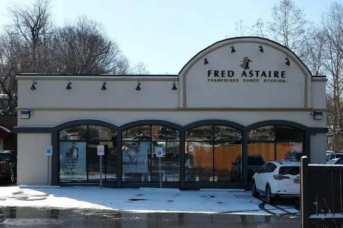 Fred Astaire Dance Studios Picture 3
