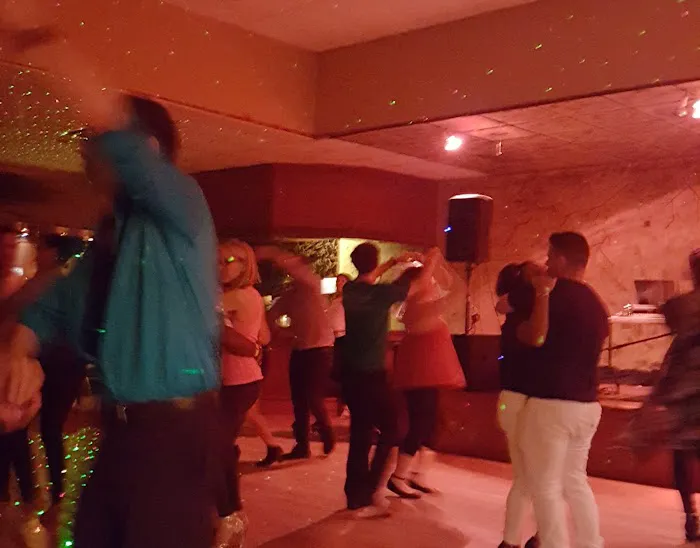 La Familia de la Salsa - Latin Dance School & Performance Ensemble!! Picture 5