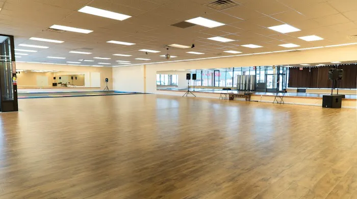 Time To Dance Professional Studio Picture 1