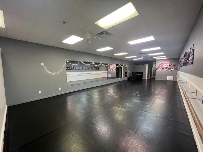 Red Dance Company Picture 1