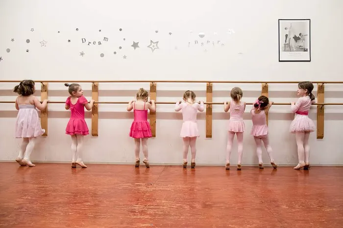 Katee's Dance Stop Picture 1