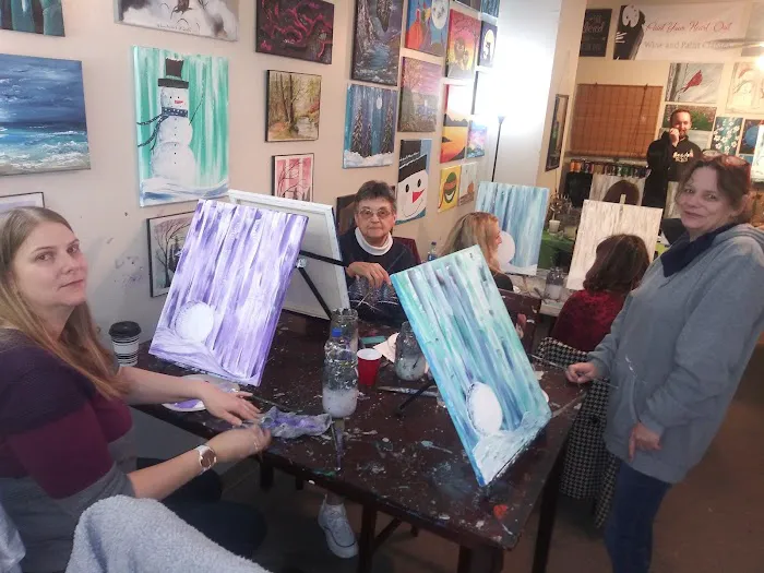 Stiletto's Fine Arts Studio Picture 9