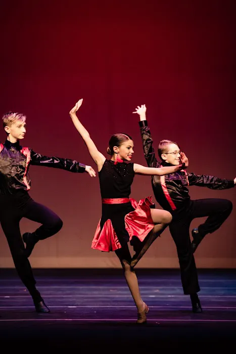 Diversion Dance Collective Picture 2