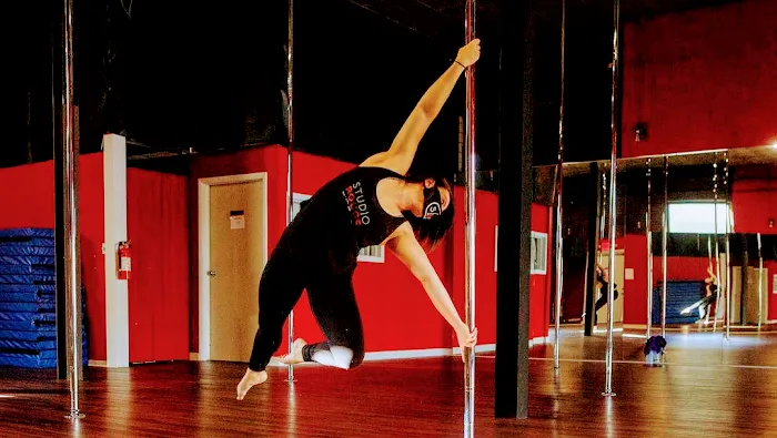 Studio Rouge Picture 3