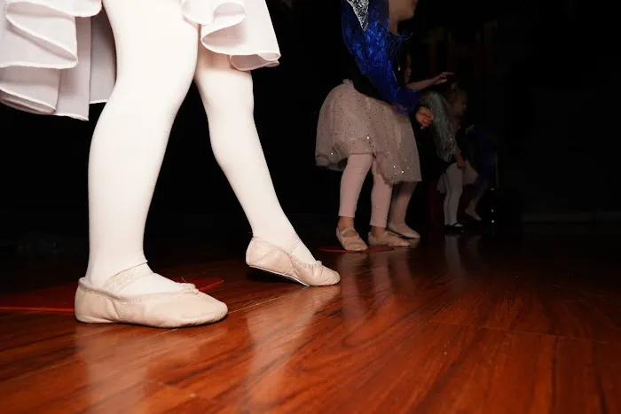 Dance To EvOLvE in Lakewood at LeSalsa Dance Picture 1