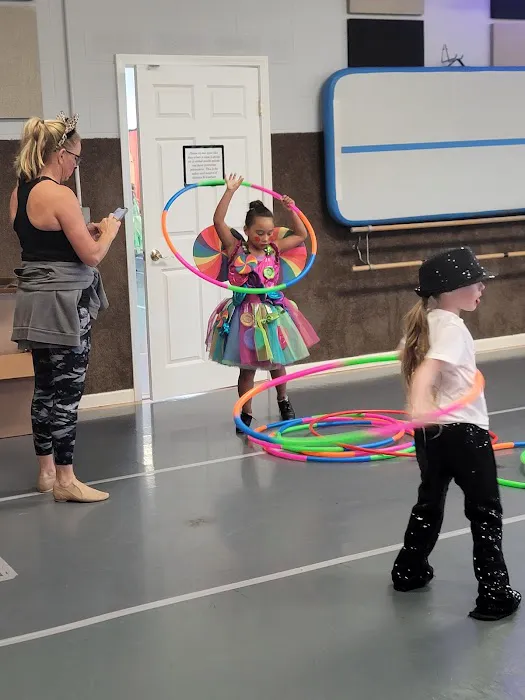 Lyn's Academy of Dance Picture 6