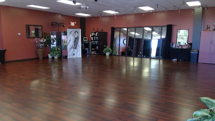 Fred Astaire Dance Studios - Fort Wayne Northeast Picture 6