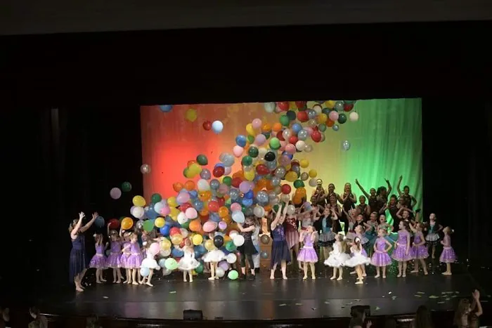 Julie's School of Dance Picture 3