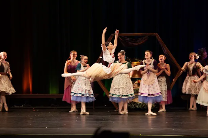 En Croix Ballet Picture 2