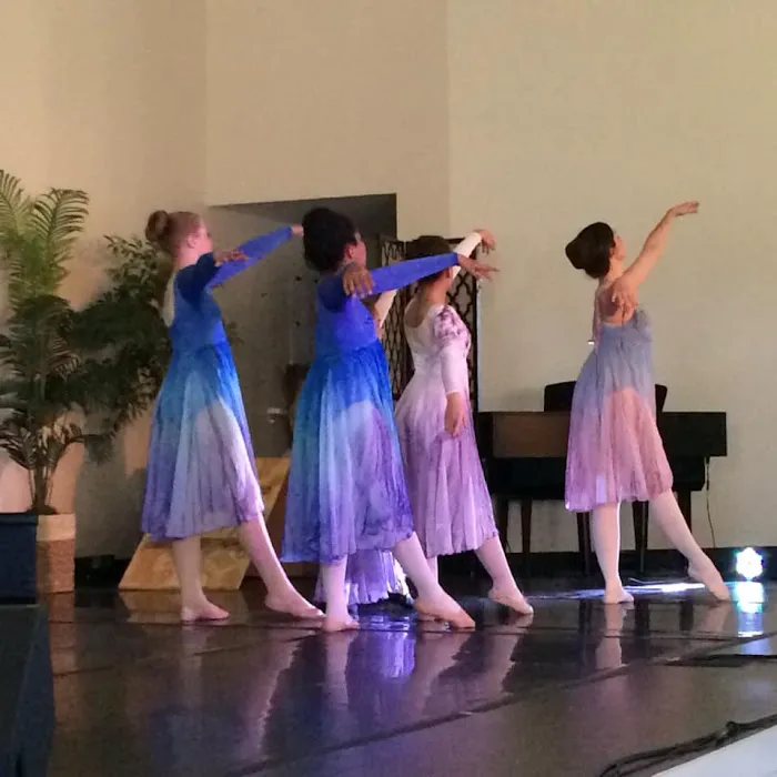 Heaven's Least Ballet Picture 4
