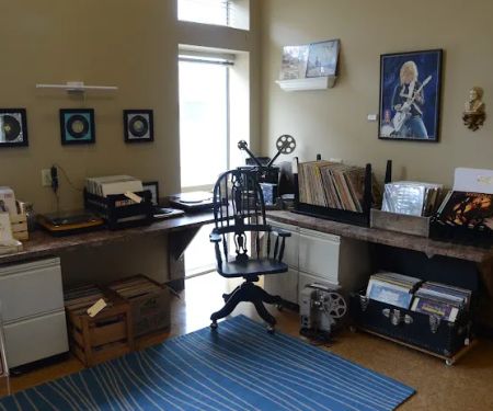 1822 Vintage Boutique & Dance Studio