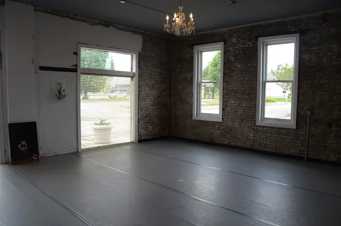 1822 Vintage Boutique & Dance Studio Picture 4